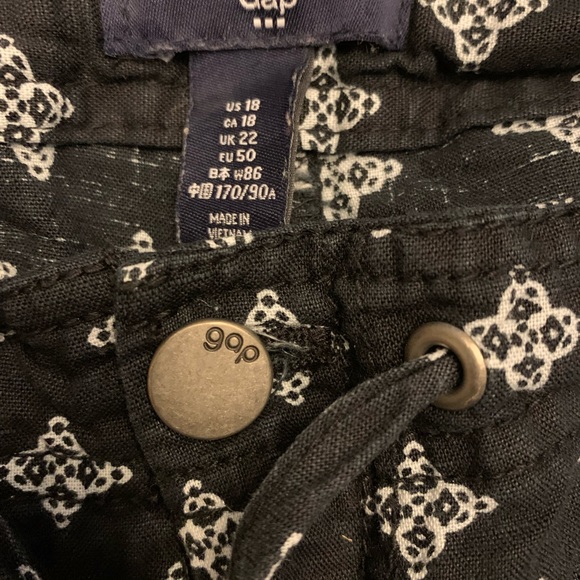 Linen Gap Shorts Size 18 - Picture 3 of 4